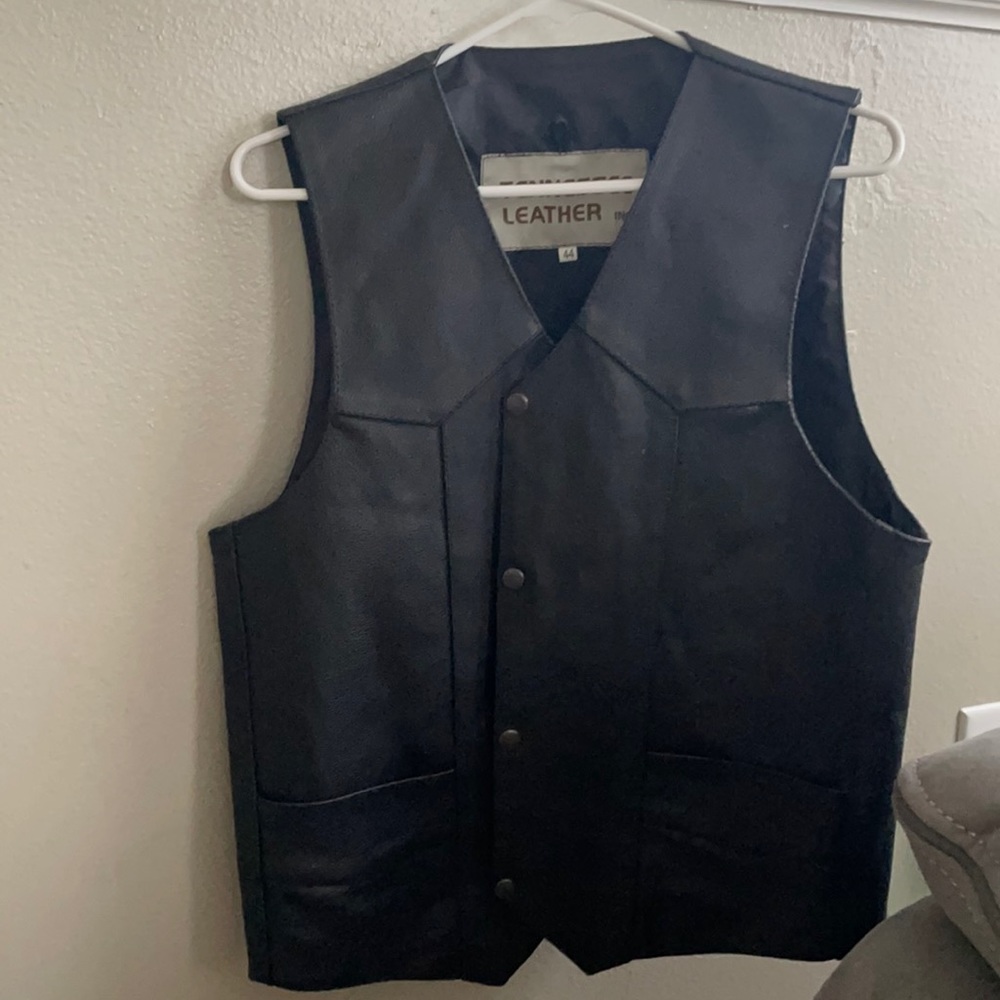 Men’s leather biker vest